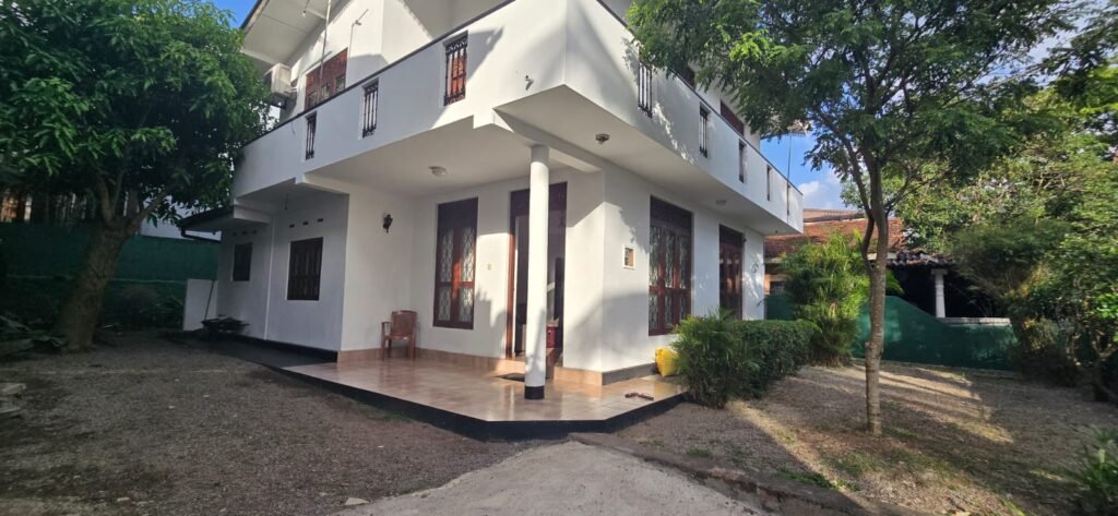House for Sale in Thalawathugoda